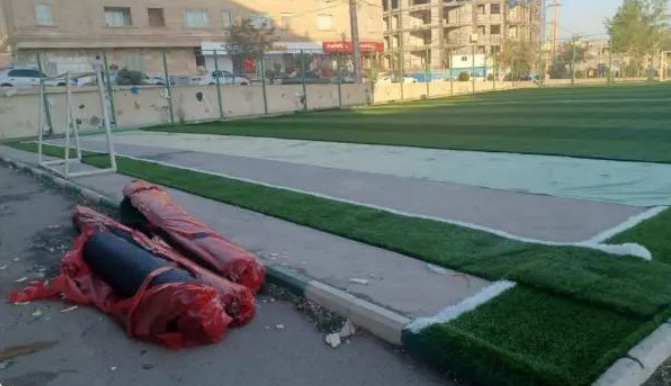 اصلاح و باز سازی زمین های چمن مصنوعی شهر پرند